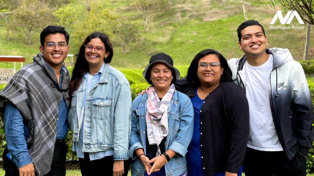 Comprar ESPECTADORES NICARAGÜENSES EN DIRECTO Youtube